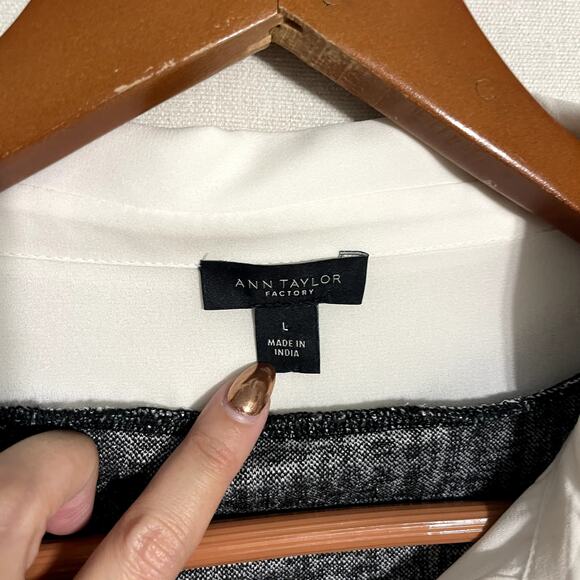 Ann Taylor Factory Tweed V-Neck Faux Layered Top Sweater - Size L‎ - Picture 4 of 7